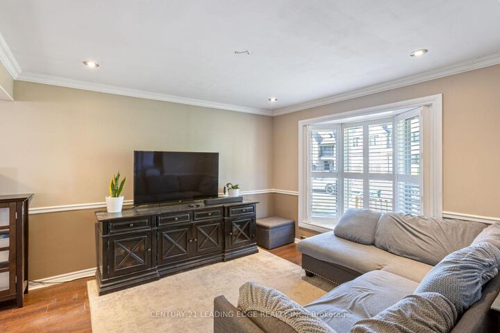 Property Photo:  344 South Street  ON L4A 7W3 
