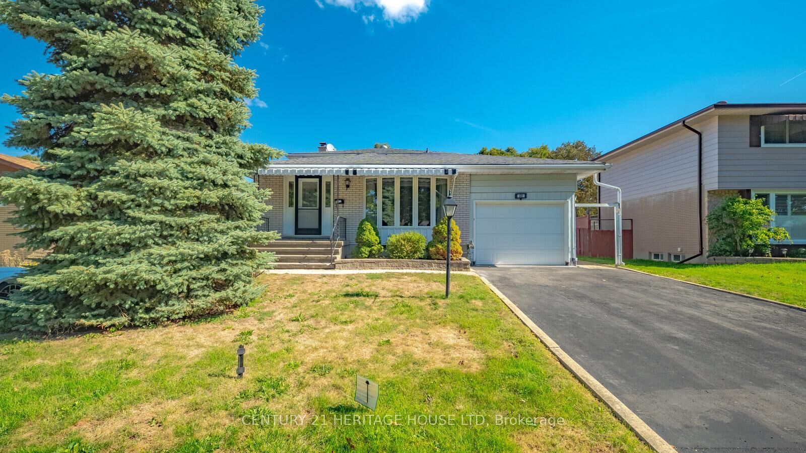 Property Photo:  15 Acorn Lane  ON N3R 3P3 