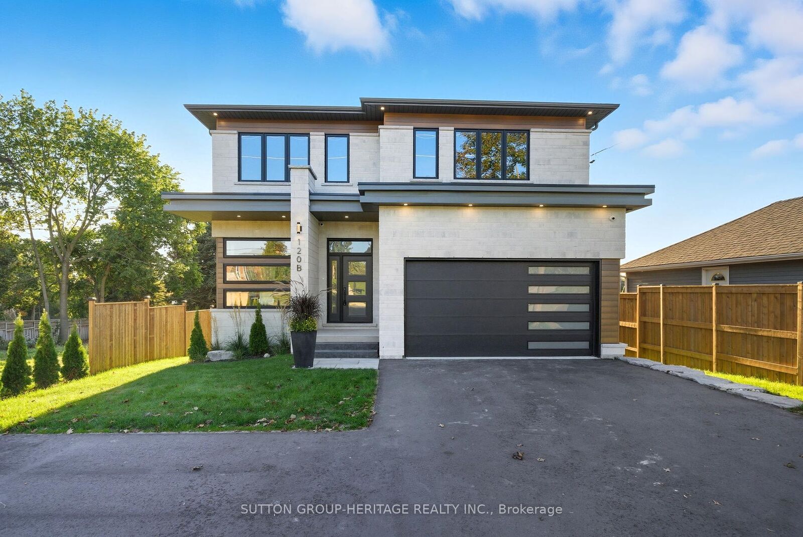 Property Photo: 120B Cochrane Street ON L1N 5H8