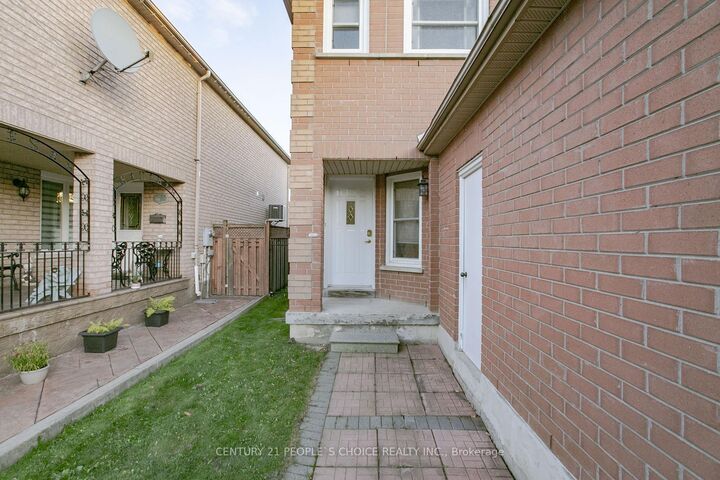 Property Photo:  17 Caruso Drive  ON L6Y 5B1 