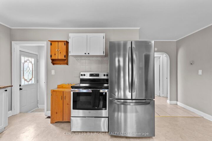 Property Photo:  307 Linwood Avenue  ON L3V 2W8 