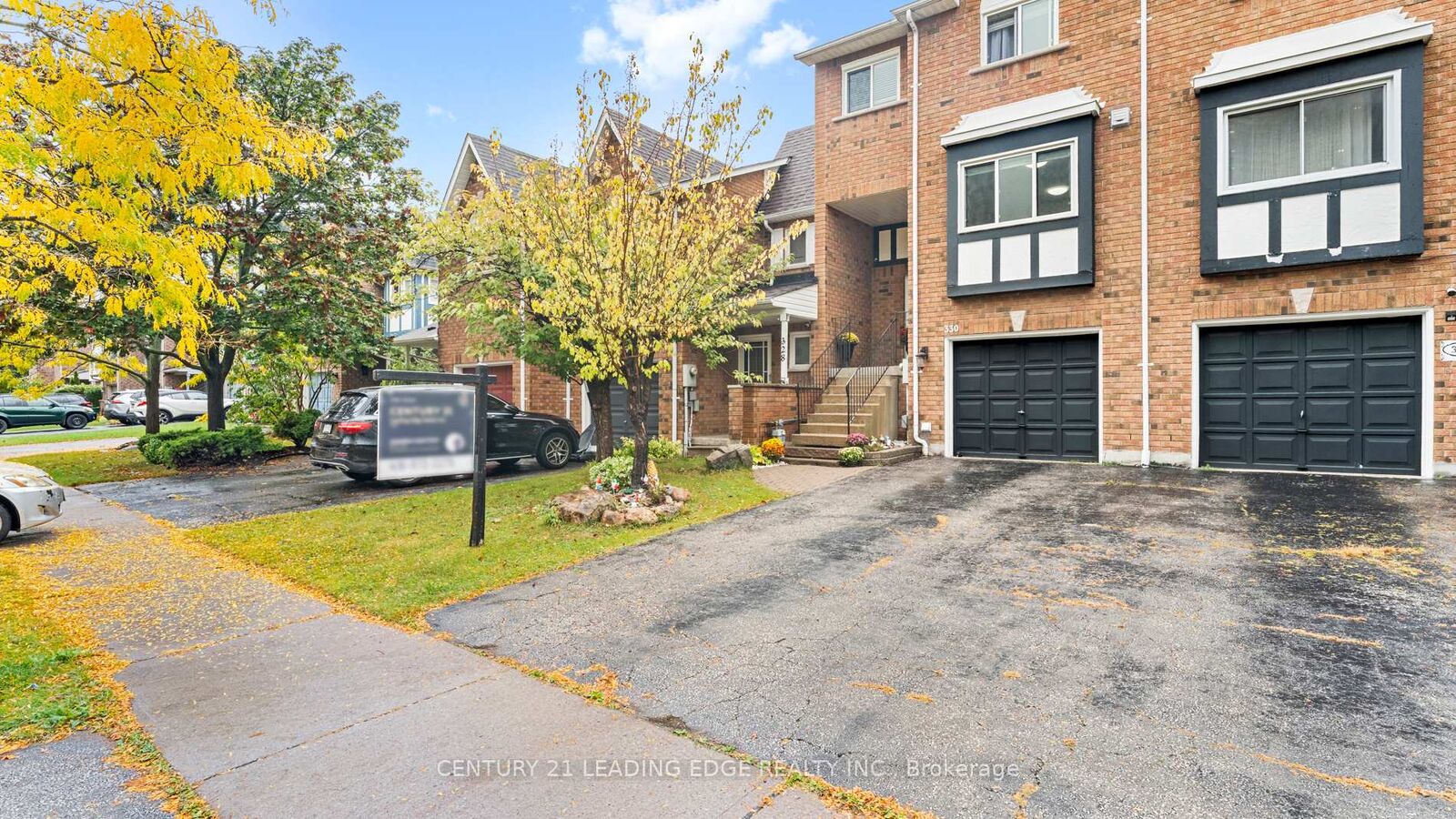 Photo de la propriété: 330 Sparrow Circle ON L1V 6Y3