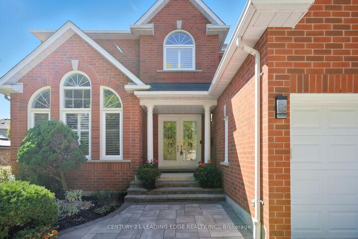 Photo de la propriété:  2308 Abbott Crescent  ON L1X 2T5 