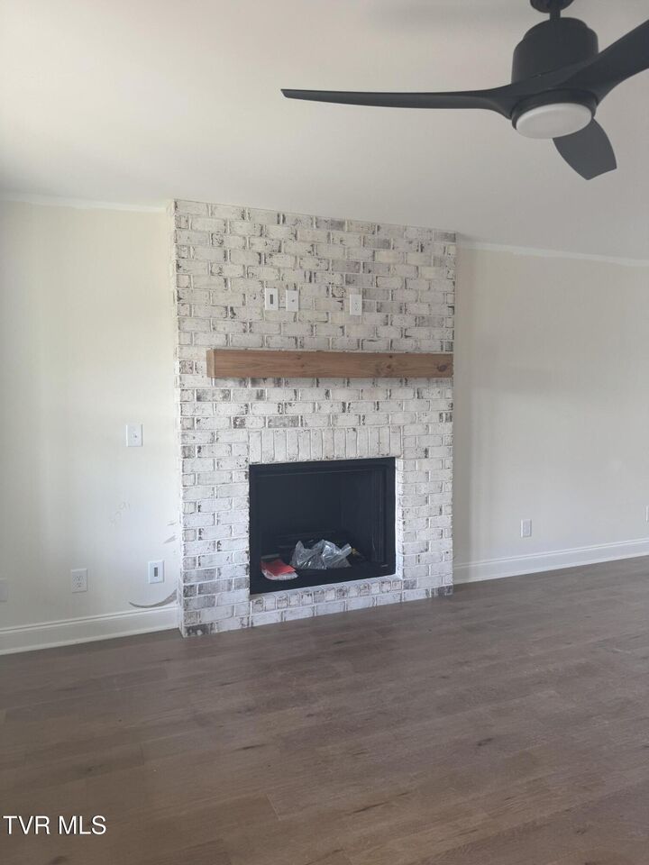 Property Photo: 224 Dry Kiln Court TN 37615