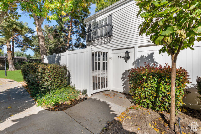Property Photo: 584 E 3990 S UT 84107
