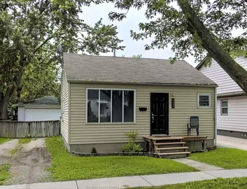 Property Photo: 1423 Aubin Road ON N8Y 4E8