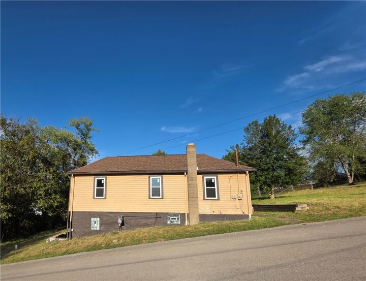 Property Photo: 24 Rosewood Ave PA 15345