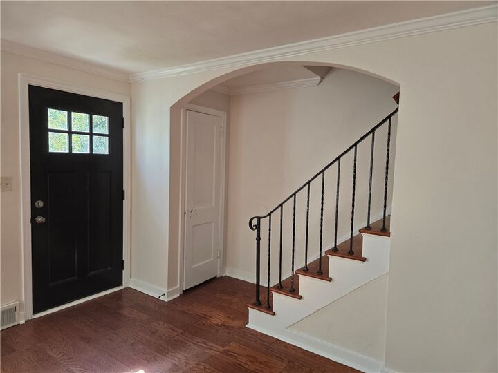 Property Photo:  10 Allendale Pl  PA 15228 