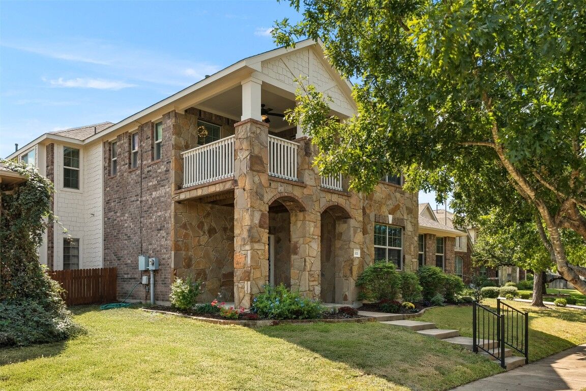 Property Photo: 111 Sycamore Street TX 78633