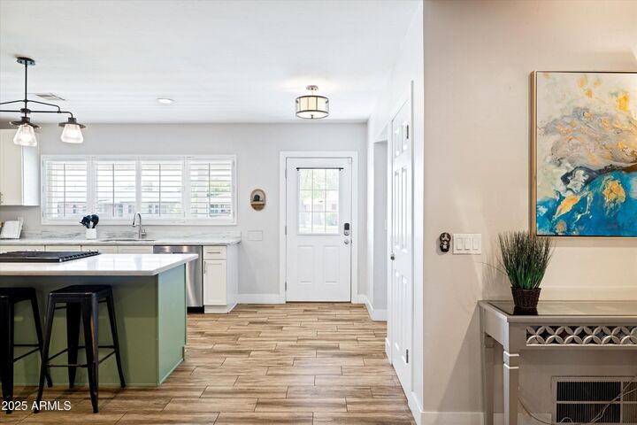 2126 W Cambridge Avenue  Phoenix AZ 85009 photo