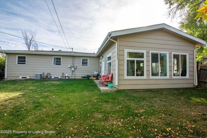 Property Photo:  279 Baker Avenue  ND 58601 