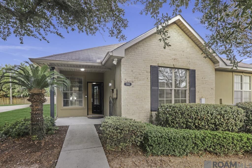 Property Photo:  2966 Magazine Dr  LA 70816