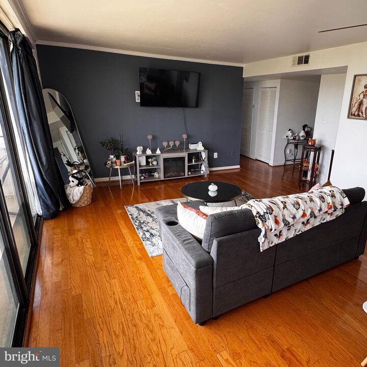 Property Photo: 6301 Stevenson Avenue 711 VA 22304