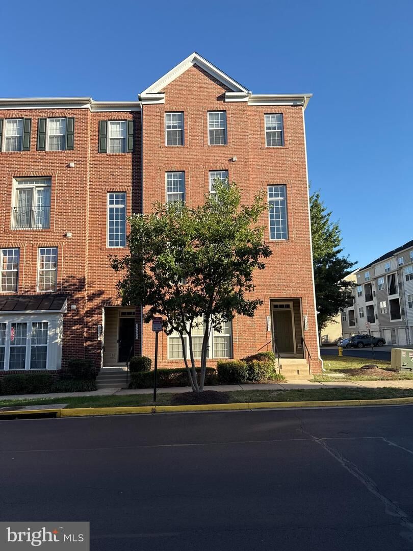 Property Photo:  15227 Lancashire Drive  VA 22191 