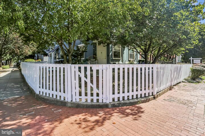 Property Photo: 400 15th Street SE DC 20003