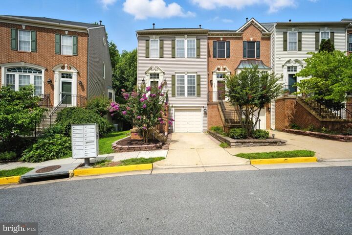 6696 Debra Lu Way  Springfield VA 22150 photo