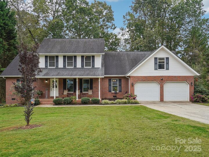 Property Photo: 2 Cambridge Drive NC 28715