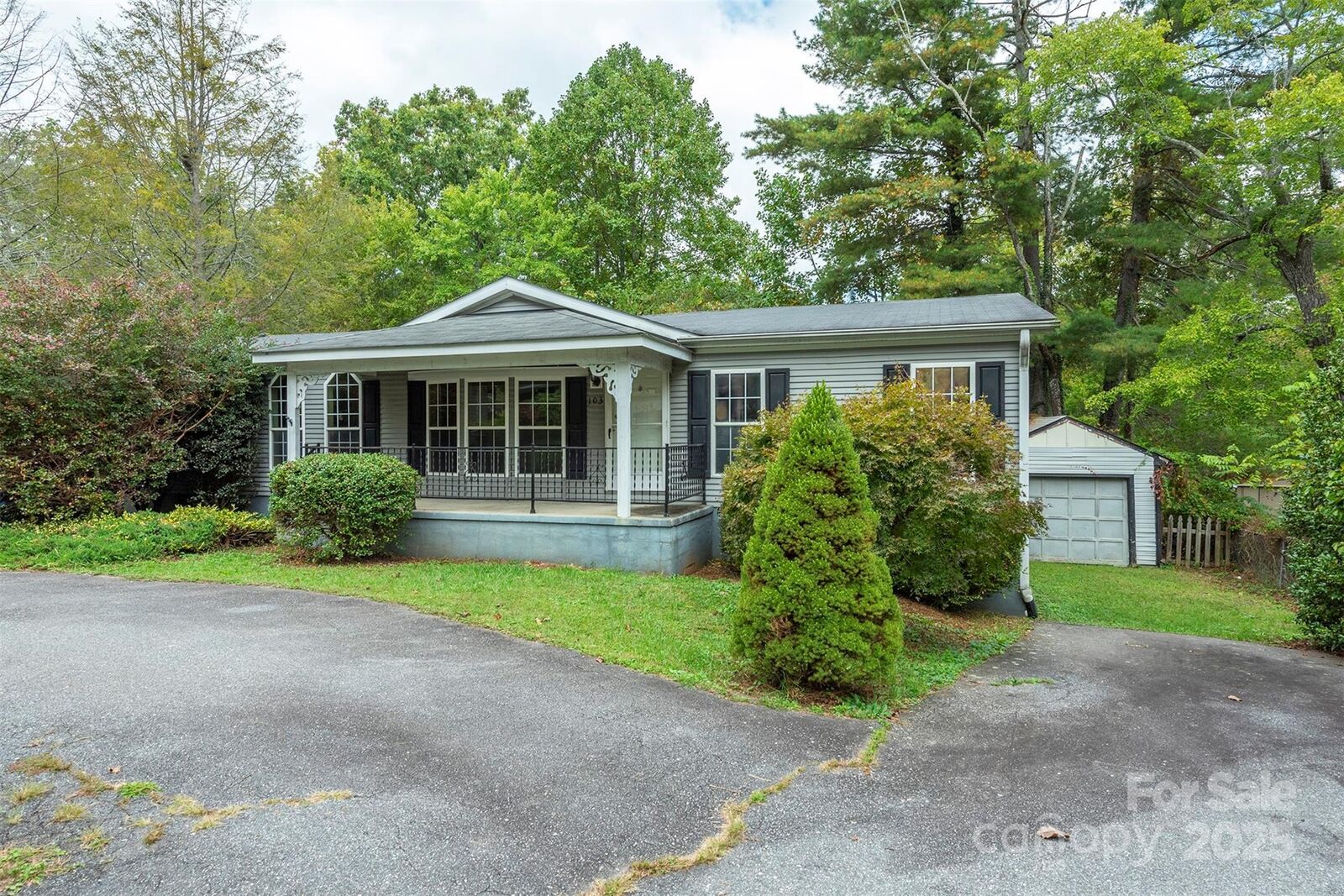 Property Photo:  103 6th Street 7&Amp9  NC 28711 