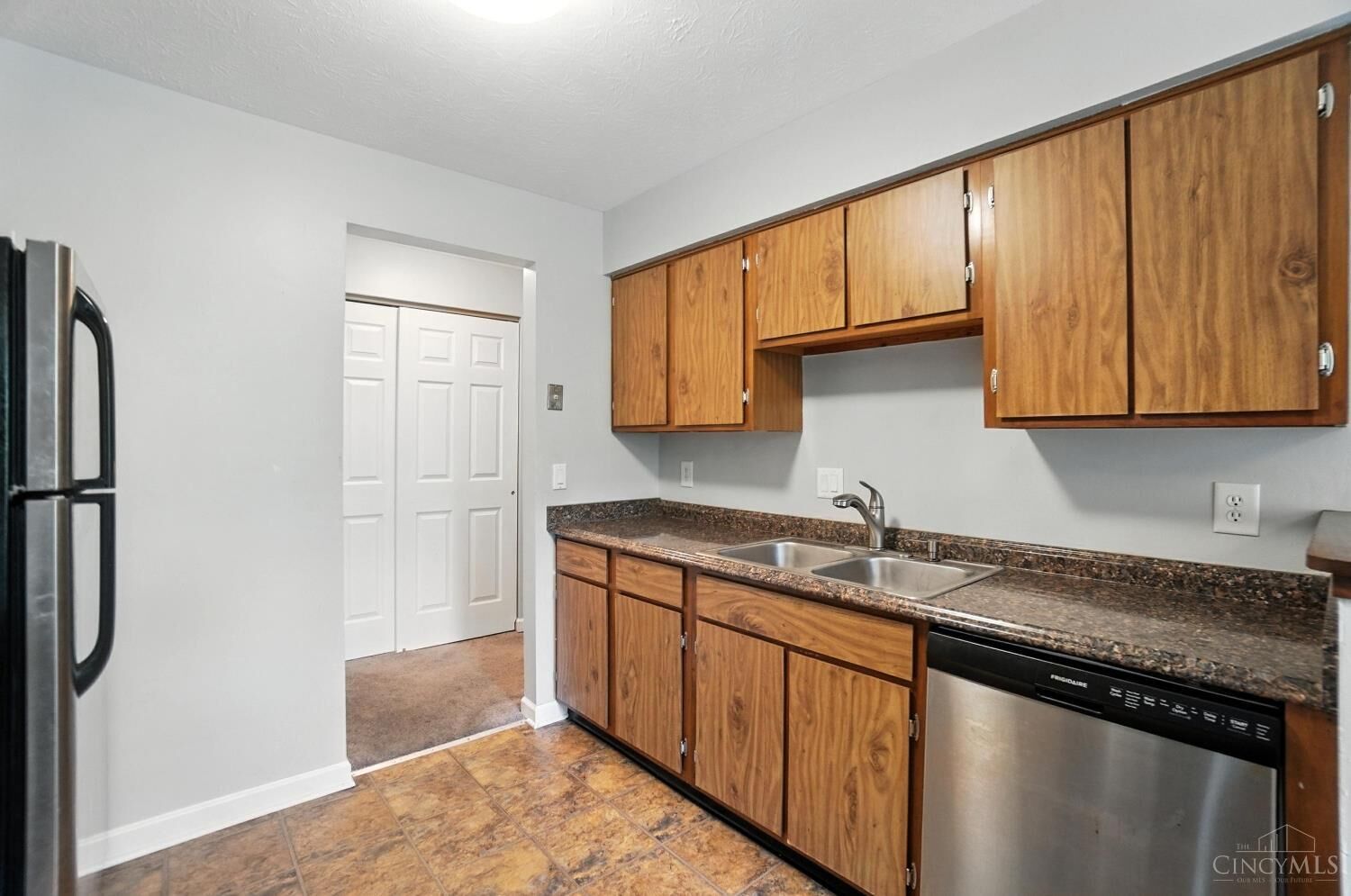 Property Photo:  2200 Augusta Boulevard  OH 45014 