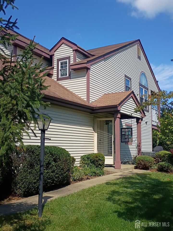 Property Photo:  35 Edinburgh Drive  NJ 08831 