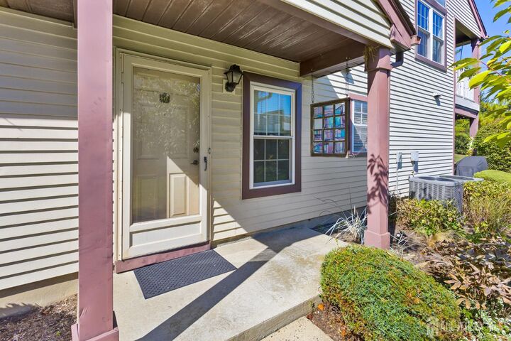 Property Photo:  35 Edinburgh Drive  NJ 08831 