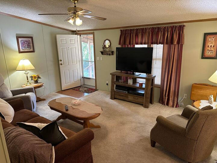 Property Photo: 1000 W Main St OH 43162