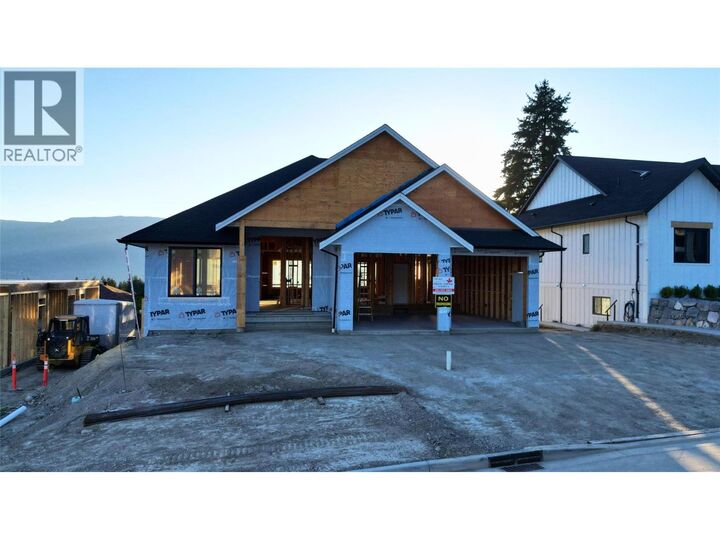 1905 35 Street Northeast  Salmon Arm BC V1E 1M9 photo