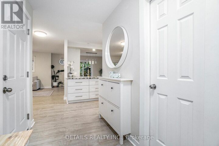 Photo de la propriété: 13 Willowview Way ON K2J 2P7