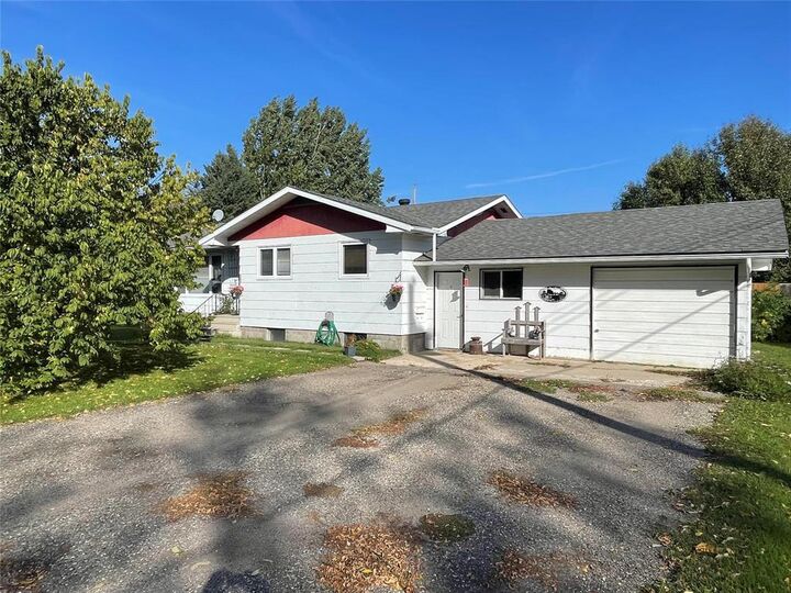 120 Calvert Avenue East  Carberry MB R0K 0H0 photo