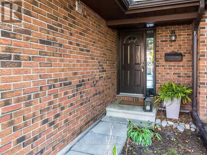 Property Photo:  78 Clarkson Crescent  ON K2L 3E2 
