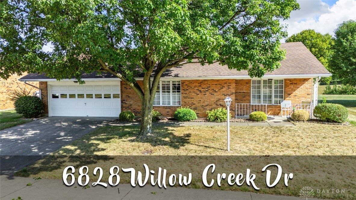 Property Photo: 6828 Willow Creek Drive OH 45424