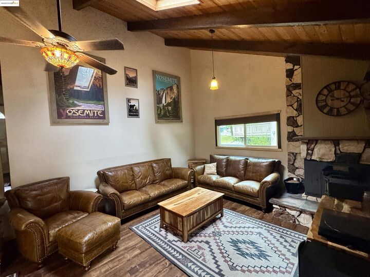 Property Photo: 19380 Pleasantview Dr CA 95321