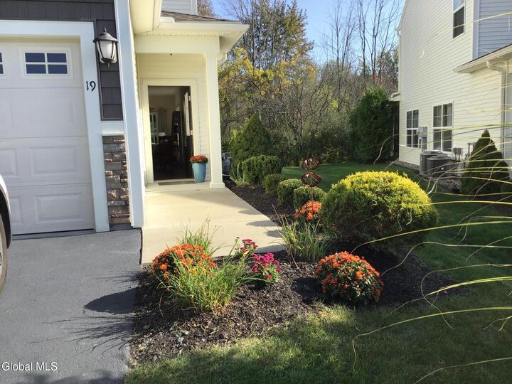 Property Photo:  19 Jared Court  NY 12047 