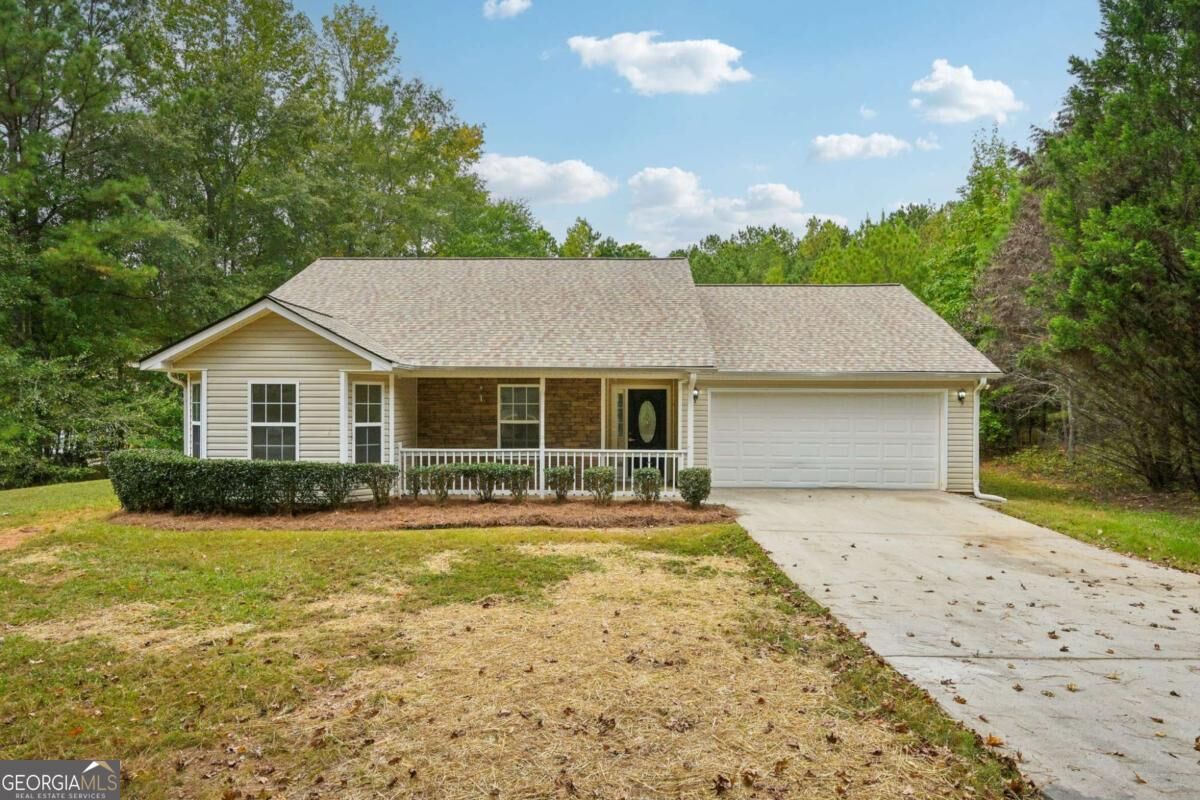 Property Photo: 105 Highgrove Drive GA 30016