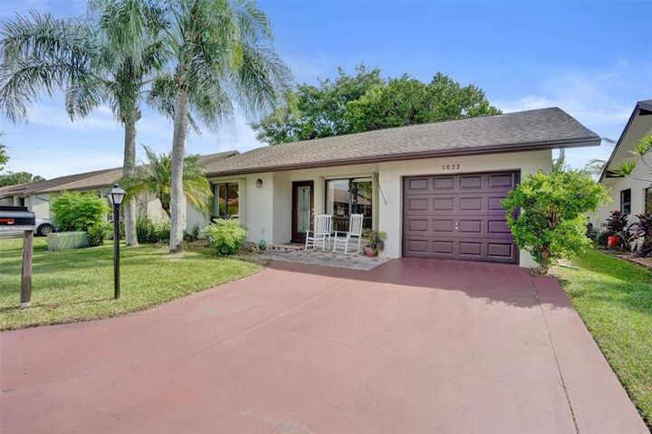 Property Photo: 1622 SW 19th Ave FL 33442