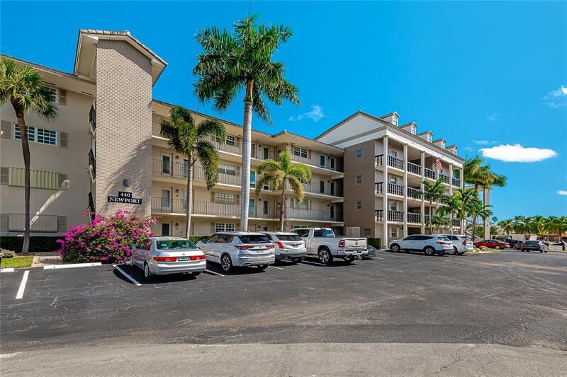 Property Photo: 440 Paradise Isle Blvd 102 FL 33009