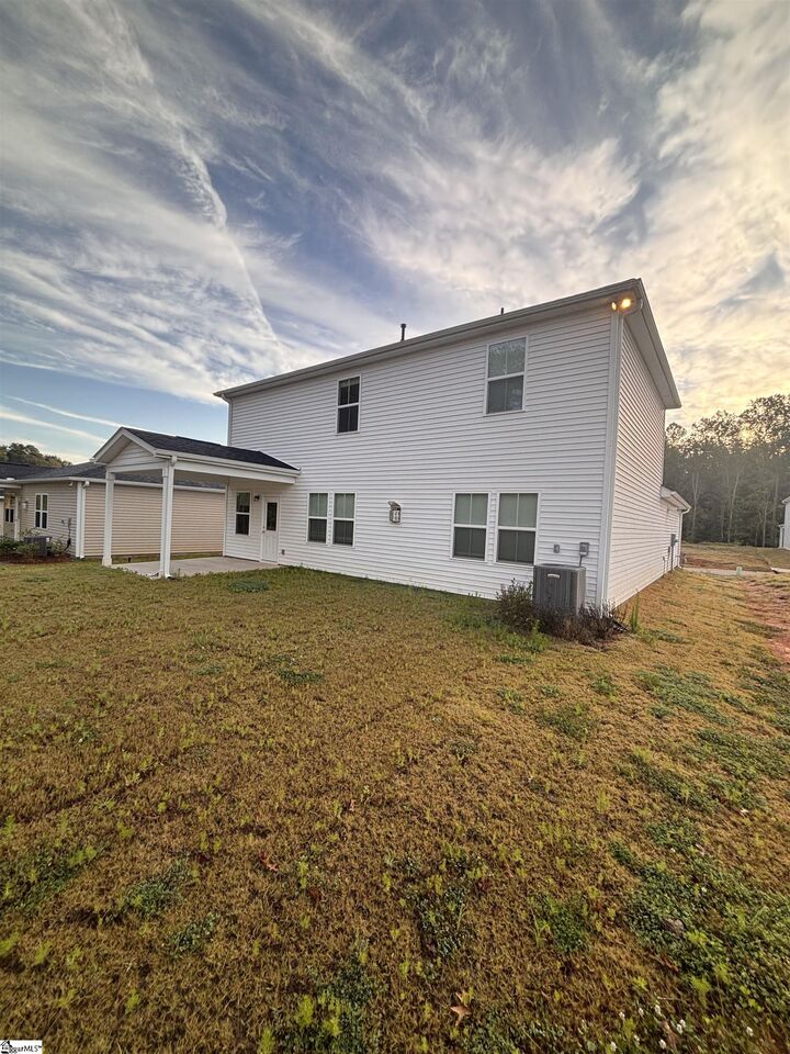 Property Photo: 1403 Willow Ridge Way SC 29307