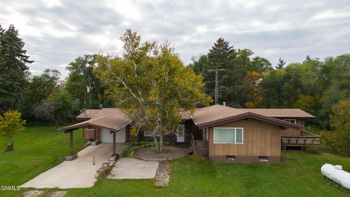Property Photo:  5669 95th Avenue SE  ND 58466 