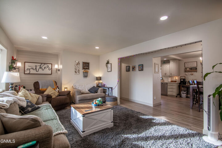 Property Photo:  279 Baker Avenue  ND 58601 