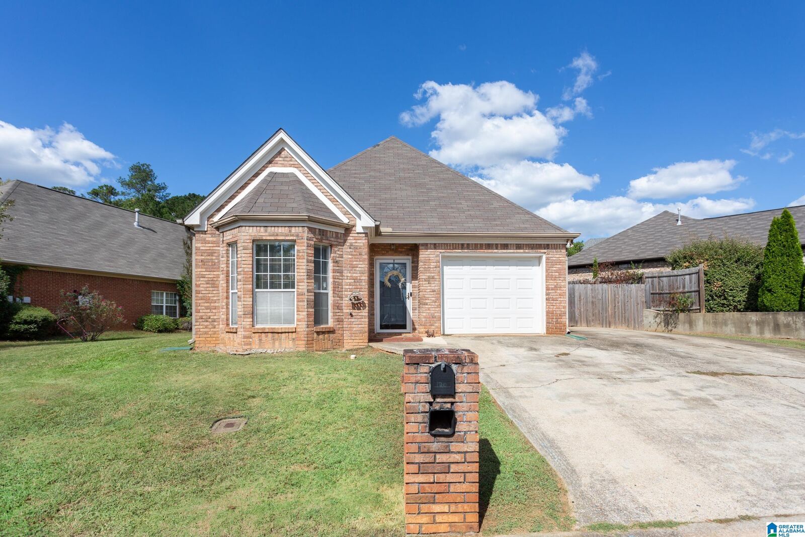 Property Photo: 120 Steeplechase Court AL 35128