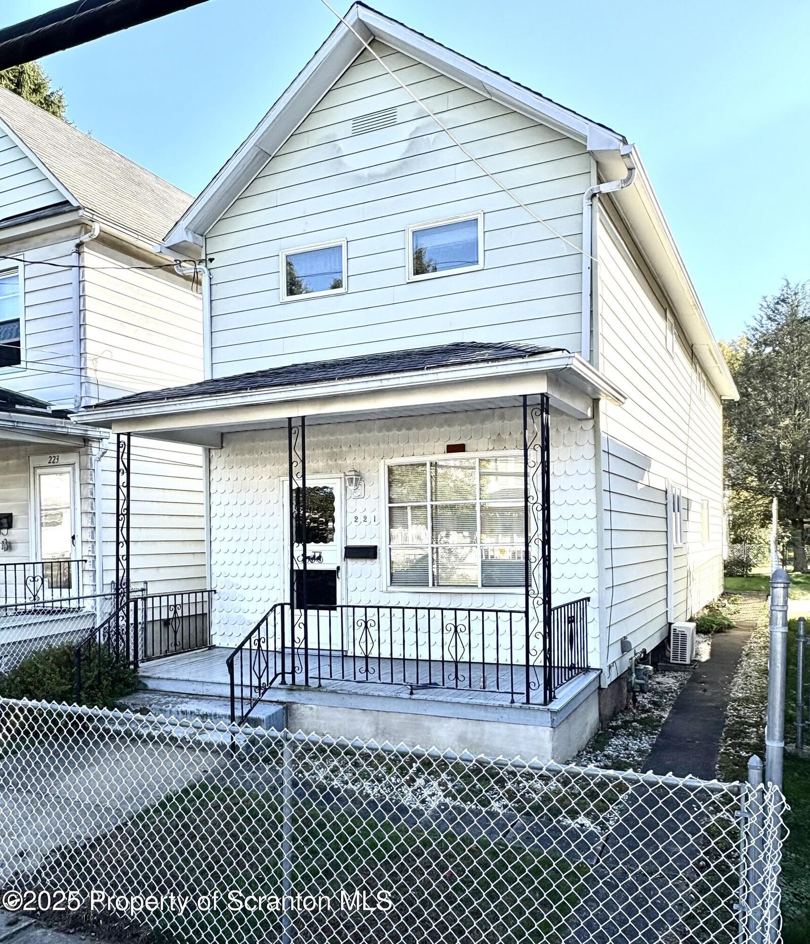 Property Photo: 221 E Thomas Street PA 18705