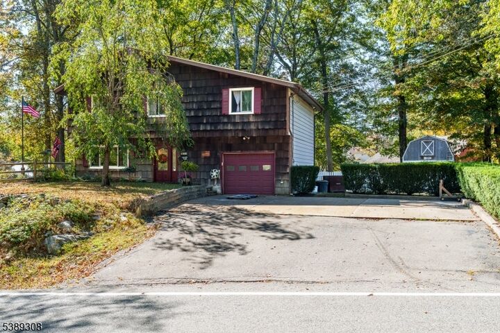 25 Longhouse Dr  West Milford Twp. NJ 07421 photo