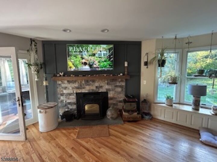 Property Photo:  14 Kensington Ct  NJ 08802 