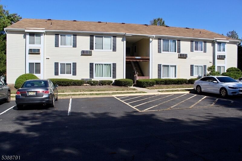 Property Photo:  70 Eton Way  NJ 08873 