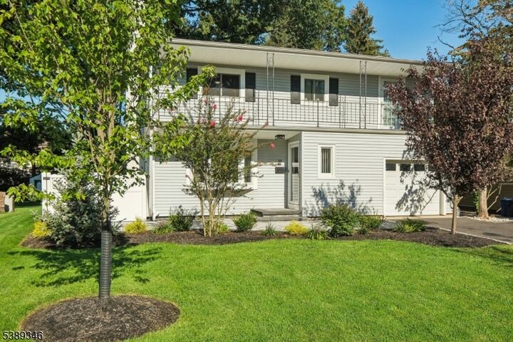 Property Photo: 66 Fieldstone Dr NJ 07081