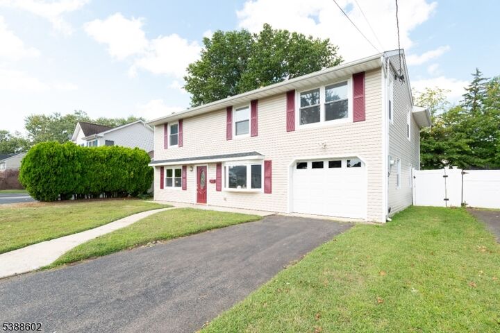 Property Photo:  29 Crescent Rd  NJ 08817 