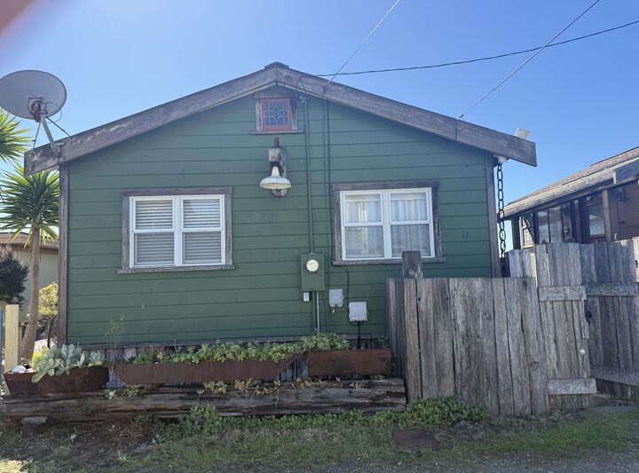 Property Photo: 11 Crab Street CA 95503