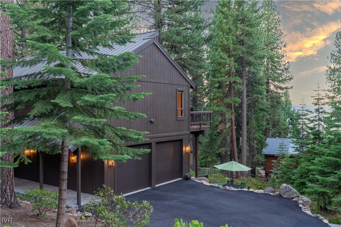 Property Photo: 607 Crystal Peak Road NV 89451
