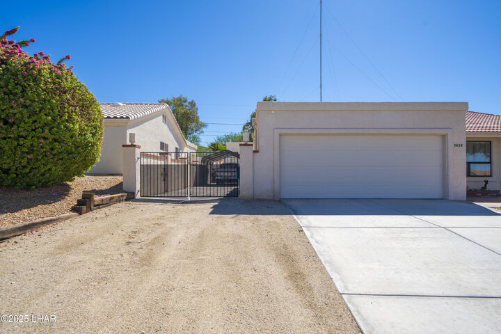 Property Photo: 3828 Cherry Tree Blvd AZ 86406