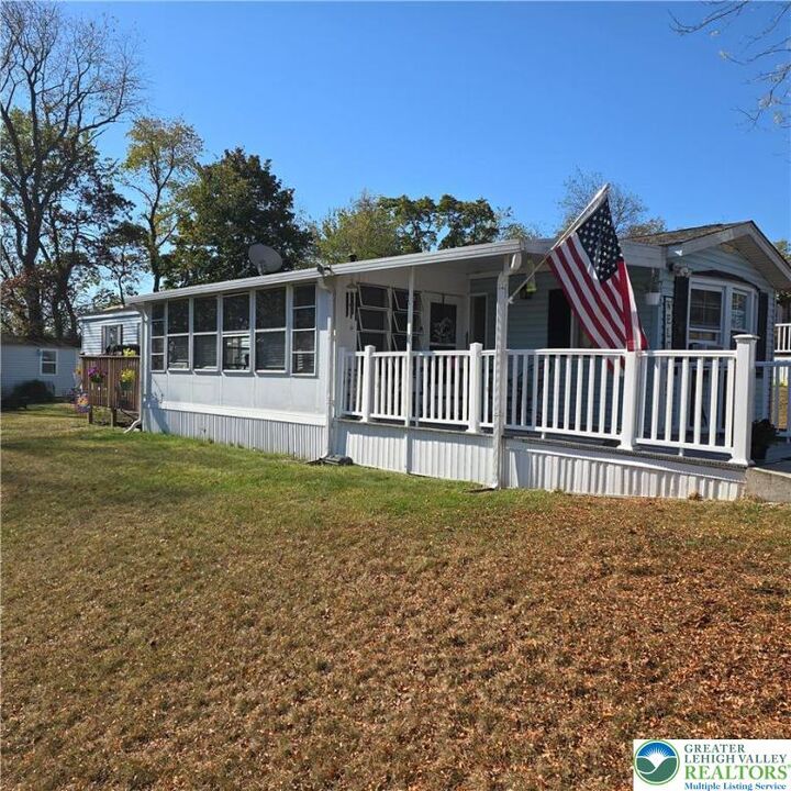 232 Independence Way  Upper Mt Bethel Twp PA 18343 photo